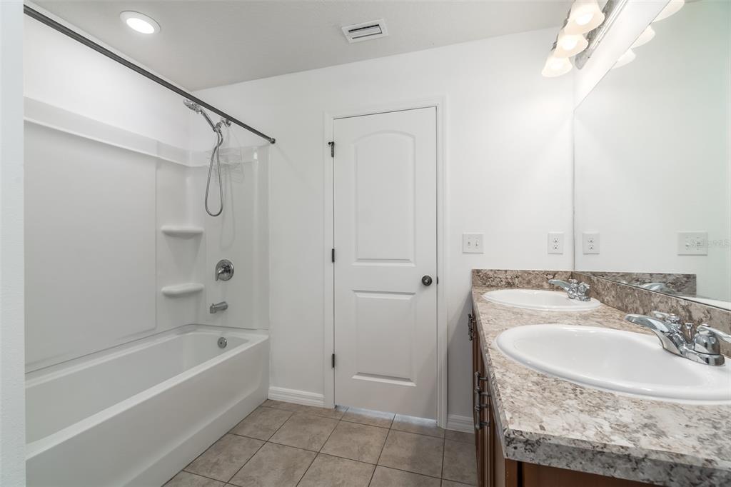 11220 Gold Compass Street Gibsonton, FL 33534 - Photo 10 of 17