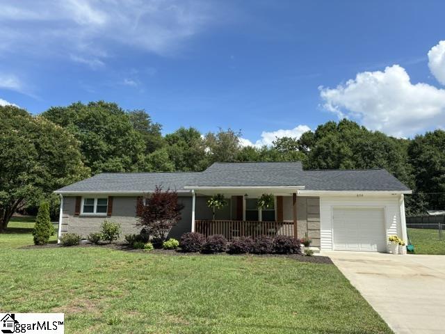606 East Darby Road Taylors, SC 29687 - Photo 1 of 28