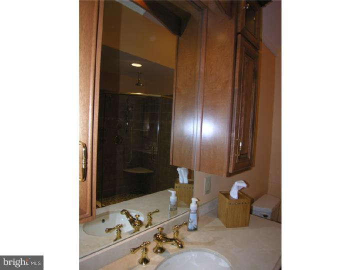 602 Donna Lane Phoenixville, PA 19460 - Photo 15 of 24 Gallery Image 15