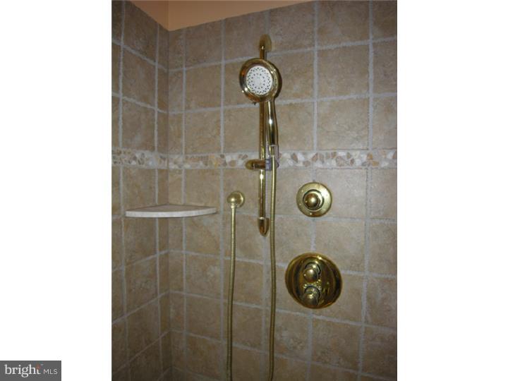 602 Donna Lane Phoenixville, PA 19460 - Photo 18 of 24 Gallery Image 18