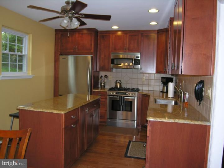 602 Donna Lane Phoenixville, PA 19460 - Photo 6 of 24 Gallery Image 6