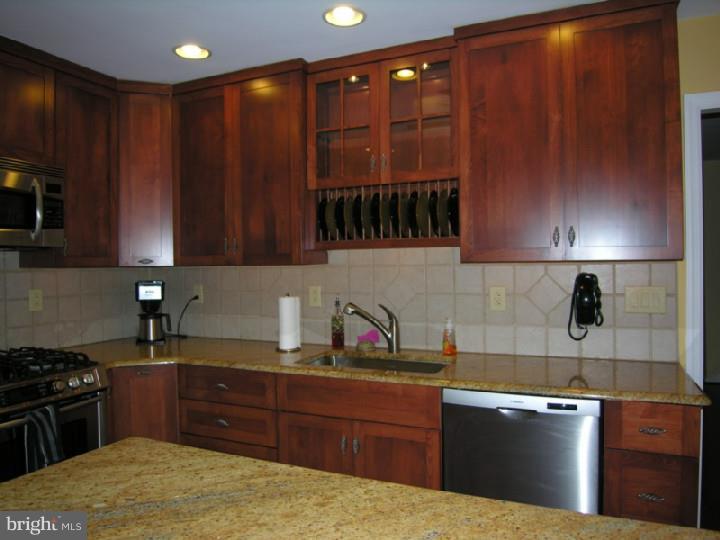 602 Donna Lane Phoenixville, PA 19460 - Photo 8 of 24 Gallery Image 8