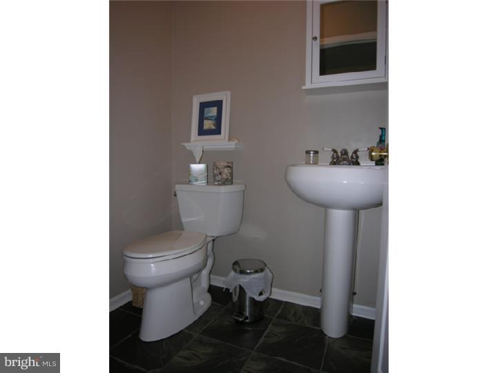 602 Donna Lane Phoenixville, PA 19460 - Photo 10 of 24 Gallery Image 10