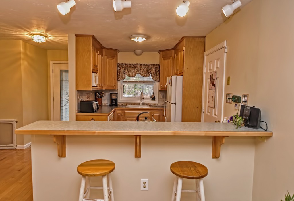 21 Summer Hill Road Medway, MA 02053 - Photo 5 of 30 Gallery Image 5