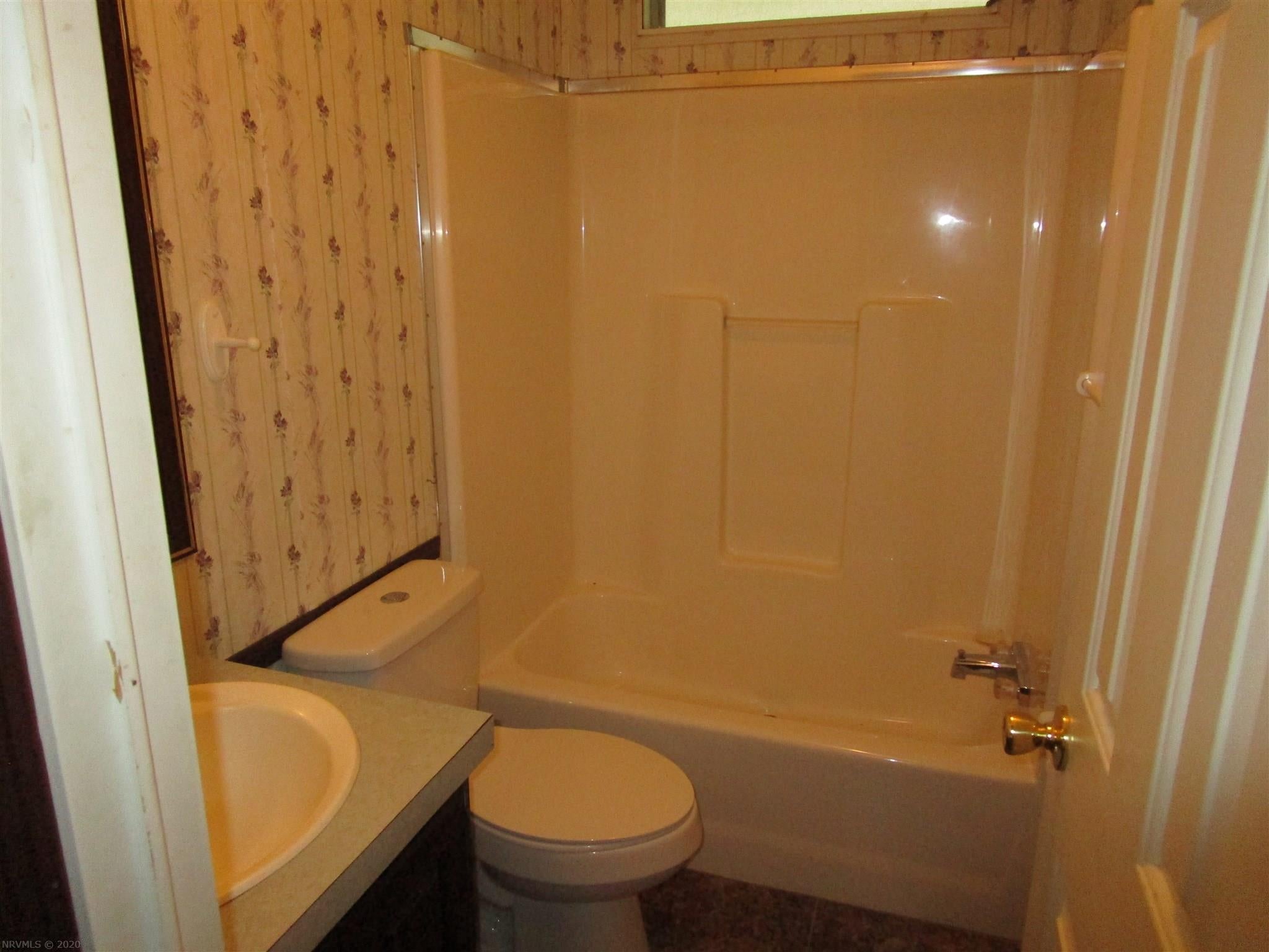 9720 Old Roanoke Road Elliston, VA 24087 - Photo 16 of 23 Gallery Image 16