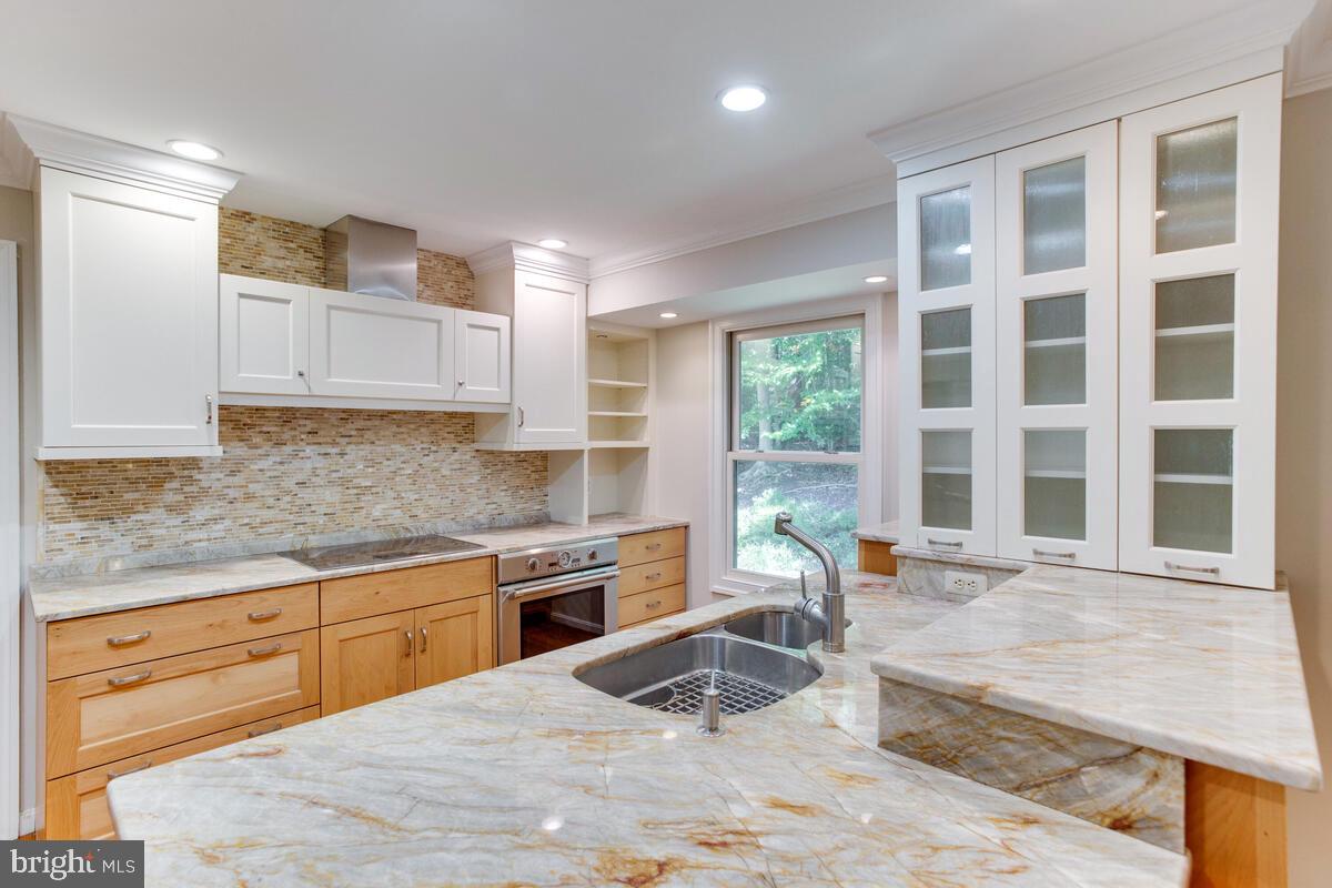 256 Pendleton Court Arnold, MD 21012 - Photo 12 of 37 Kitchen