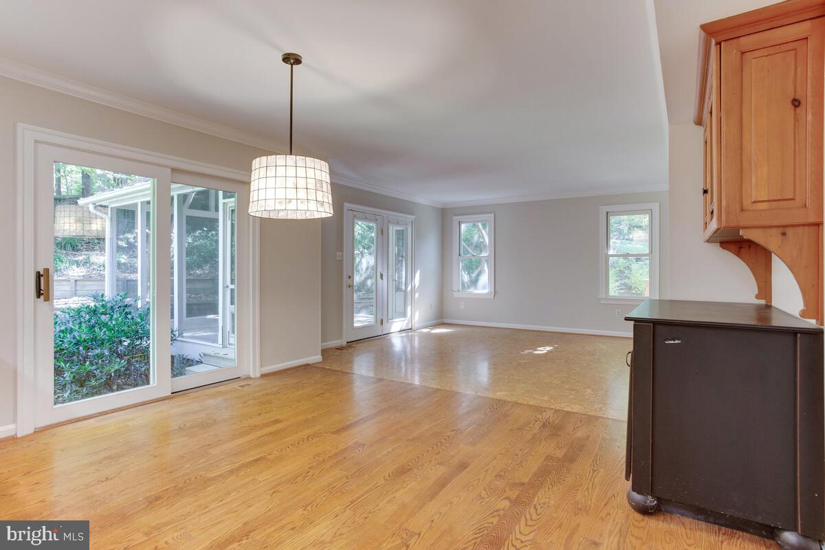 256 Pendleton Court Arnold, MD 21012 - Photo 13 of 37 Eat-in Area