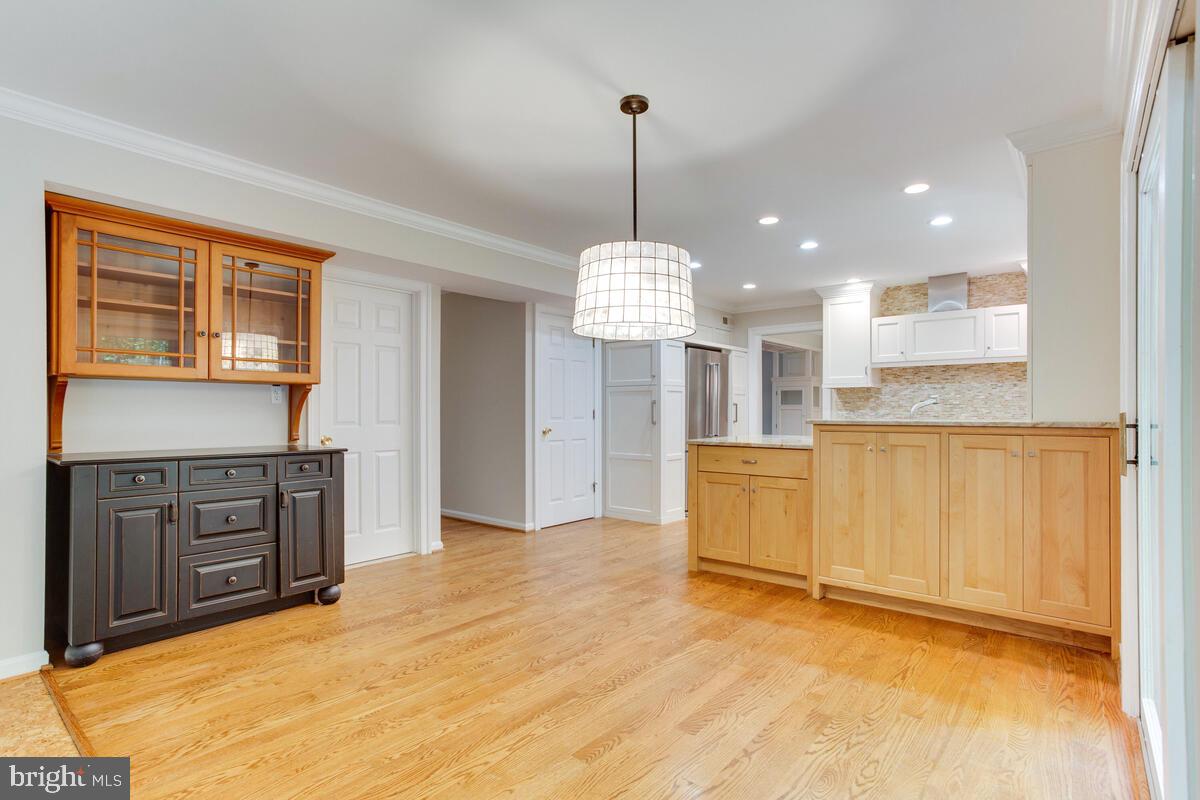 256 Pendleton Court Arnold, MD 21012 - Photo 15 of 37 Eat-in Area