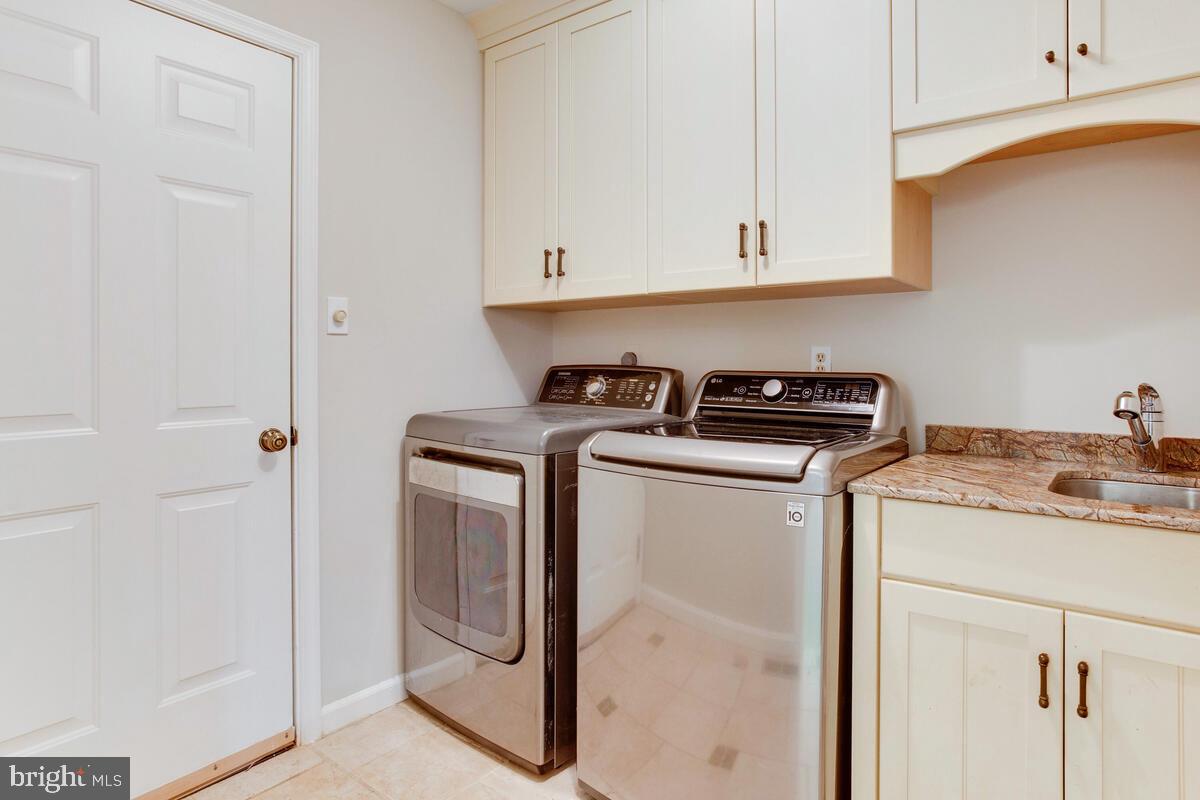 256 Pendleton Court Arnold, MD 21012 - Photo 19 of 37 Main Level Laundry