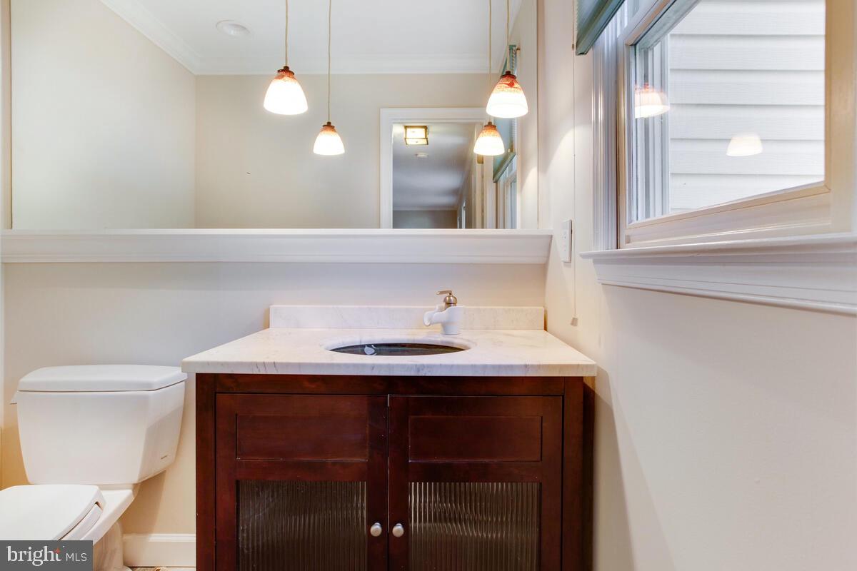 256 Pendleton Court Arnold, MD 21012 - Photo 20 of 37 Half Bath on Main Level