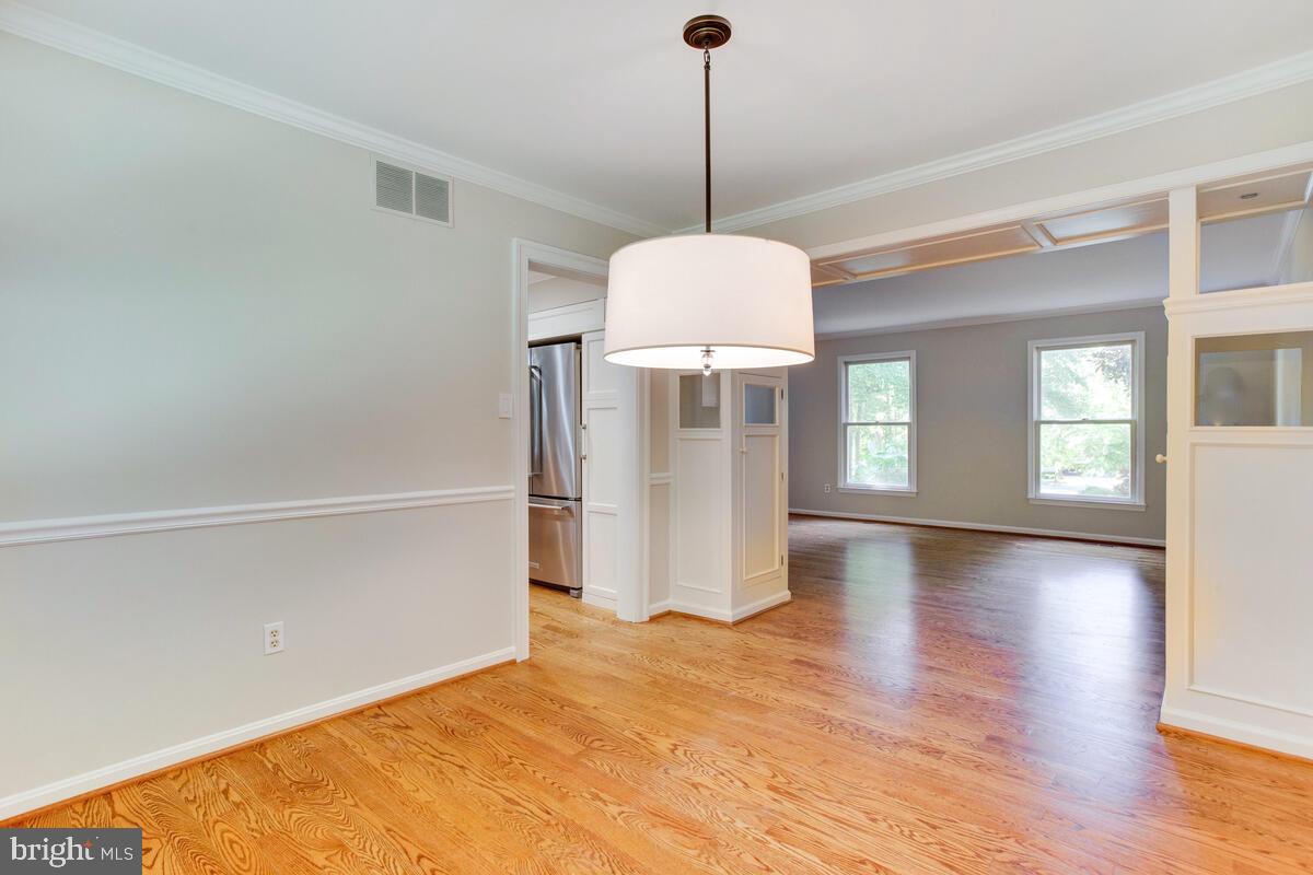 256 Pendleton Court Arnold, MD 21012 - Photo 4 of 37 Dining Room
