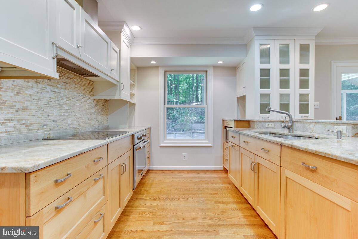 256 Pendleton Court Arnold, MD 21012 - Photo 7 of 37 Kitchen