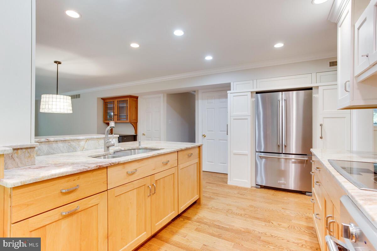 256 Pendleton Court Arnold, MD 21012 - Photo 10 of 37 Kitchen