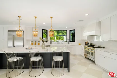 $5,499,999 | 4608 Westchester Drive, Woodland Hills, CA 91364