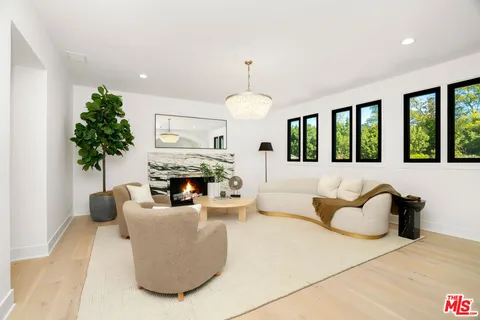 $5,499,999 | 4608 Westchester Drive, Woodland Hills, CA 91364