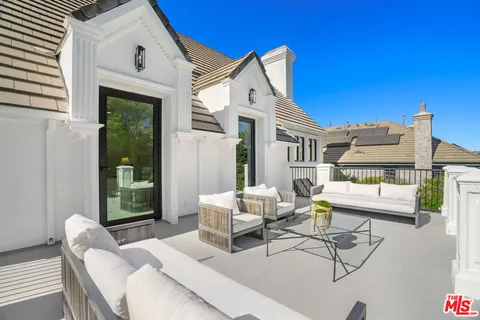 $5,499,999 | 4608 Westchester Drive, Woodland Hills, CA 91364