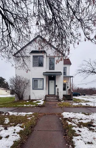 $1,200 | 520 7th Avenue East, Ashland, WI 54806
