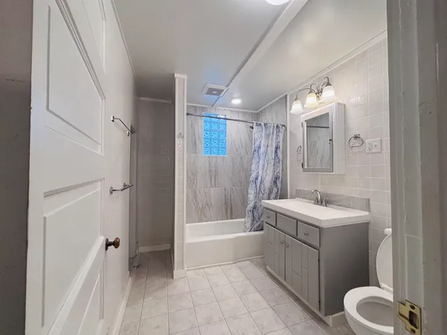 $1,200 | 520 7th Avenue East, Ashland, WI 54806