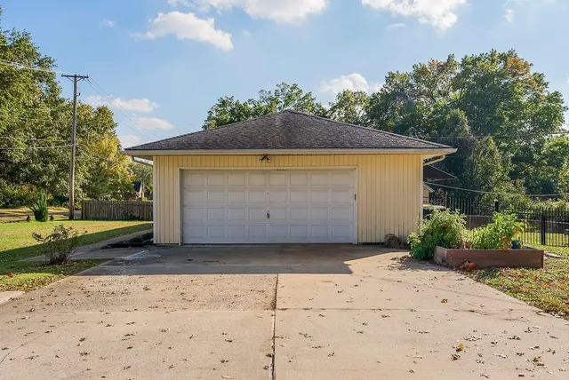 $220,000 | 11700 Troost Avenue, Kansas City, MO 64131