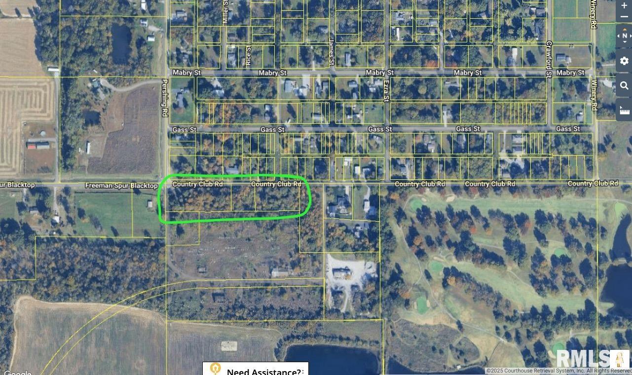 10200 Country Club Road West Frankfort, IL 62896 - Photo 4 of 4 a bathroom with a sink and a mirror