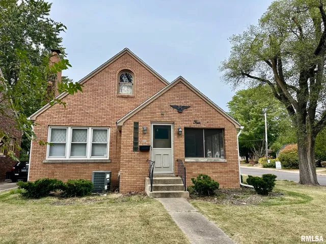 $165,000 | 401 West Forrest Hill Avenue, Peoria, IL 61604