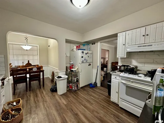 $165,000 | 401 West Forrest Hill Avenue, Peoria, IL 61604