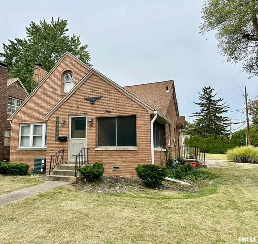 $165,000 | 401 West Forrest Hill Avenue, Peoria, IL 61604
