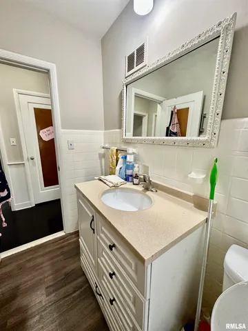 $165,000 | 401 West Forrest Hill Avenue, Peoria, IL 61604