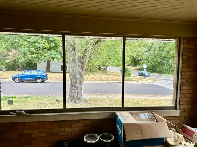 $165,000 | 401 West Forrest Hill Avenue, Peoria, IL 61604