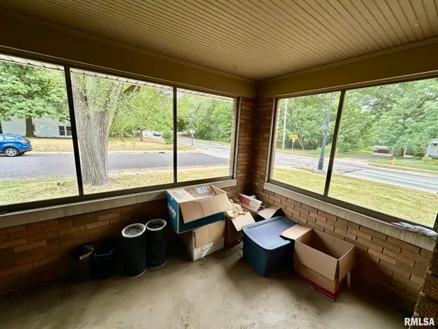 $165,000 | 401 West Forrest Hill Avenue, Peoria, IL 61604