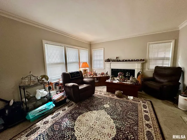 $165,000 | 401 West Forrest Hill Avenue, Peoria, IL 61604