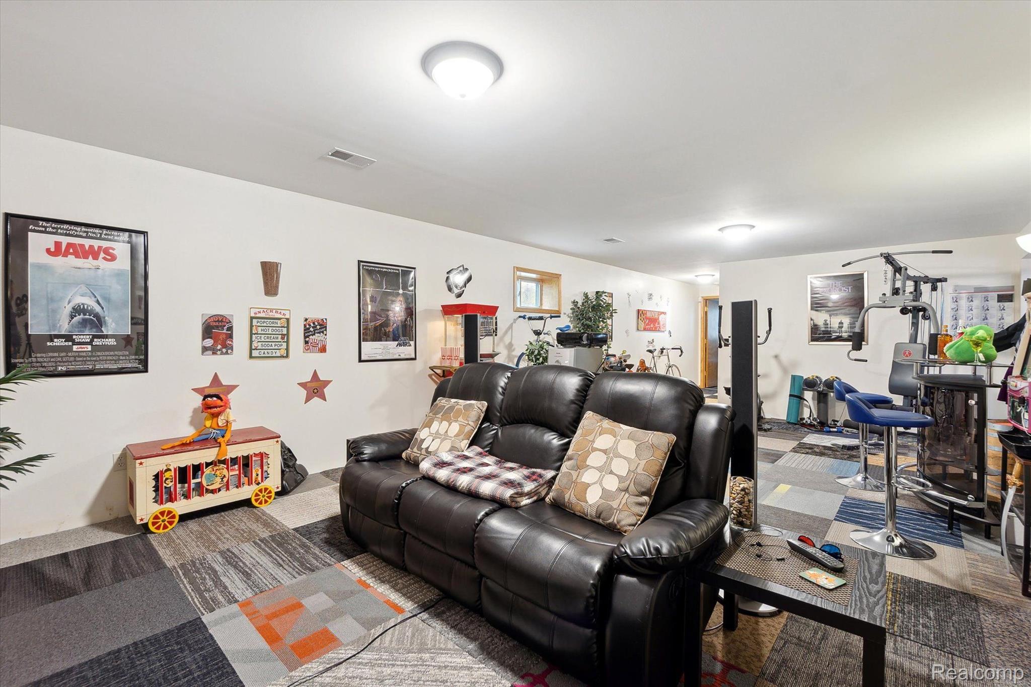 11202 Fenton Road Fenton, MI 48430 - Photo 24 of 38 Gallery Image 24