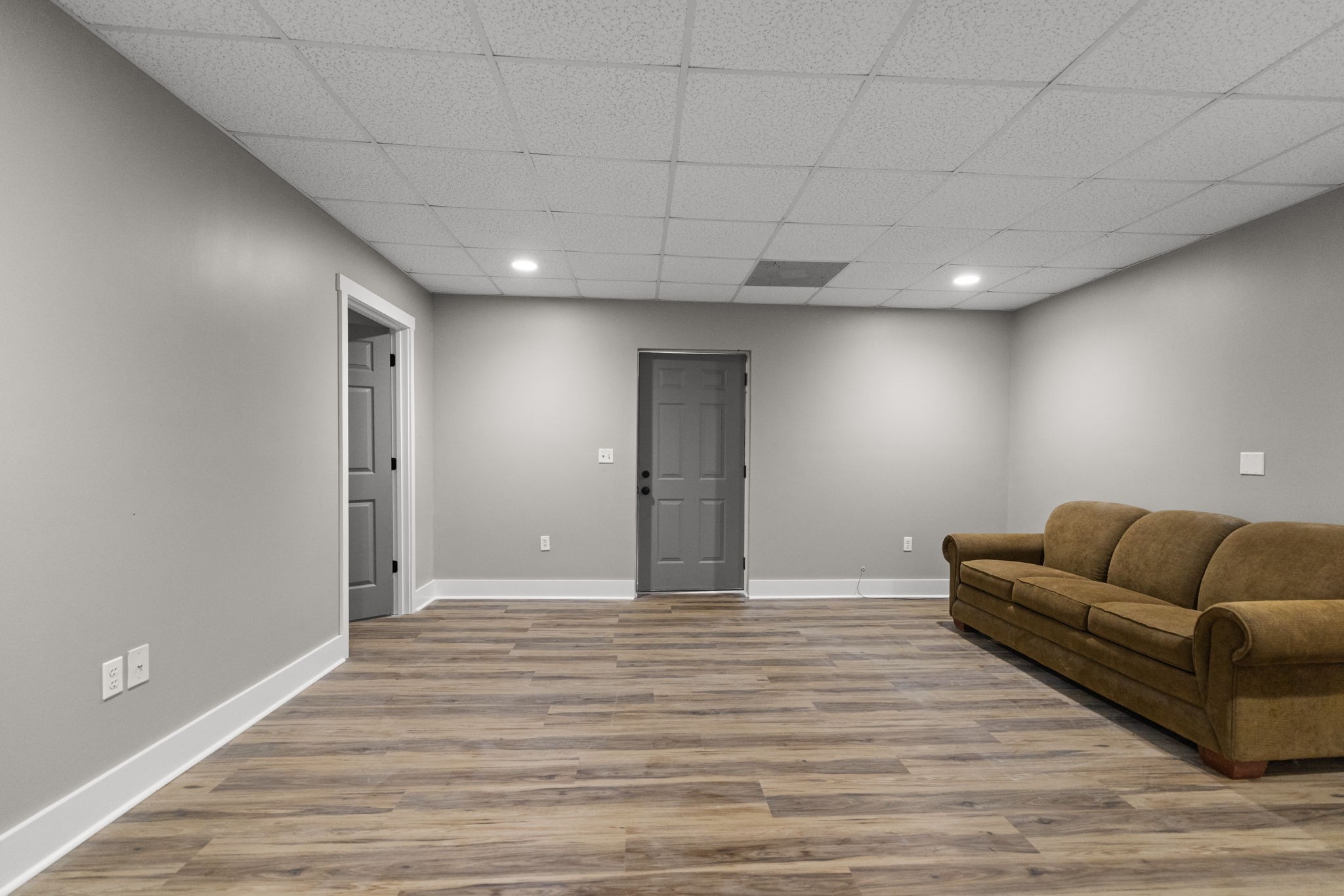 1530 Ridgeview Run Lynchburg, TN 37352 - Photo 33 of 67 a view of livingroom with furniture and wooden floor