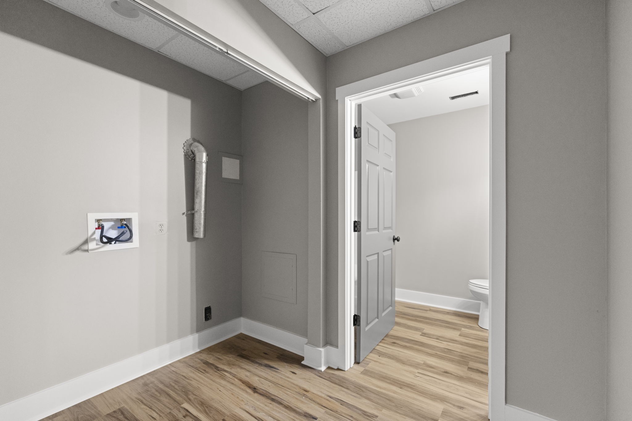 1530 Ridgeview Run Lynchburg, TN 37352 - Photo 37 of 67 a view of a hallway with wooden floor