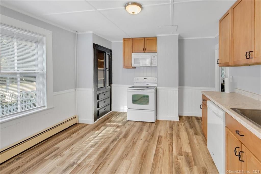56 Winter Street Manchester, CT 06040 - Photo 15 of 36
