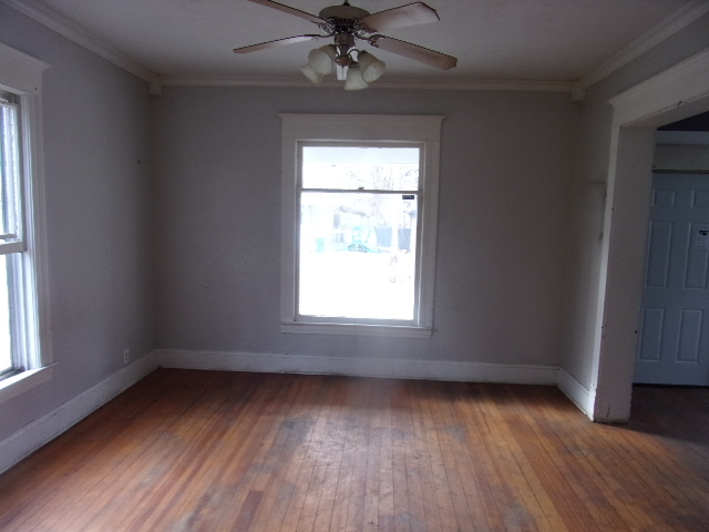 428 Powers Lane Decatur, IL 62522 - Photo 7 of 12