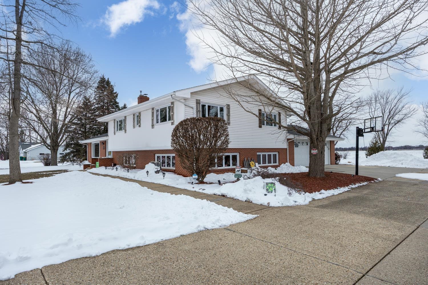 2414 West Avalon Road Janesville, WI 53546 - Photo 5 of 45