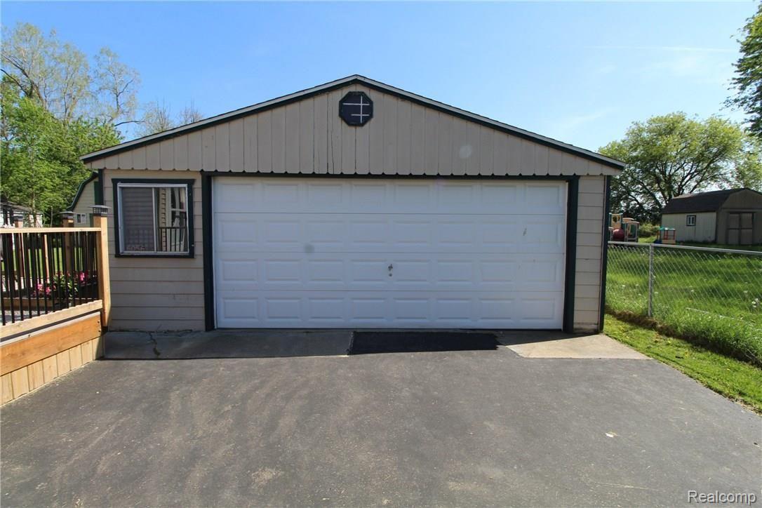 6056 Hopkins Road Flint, MI 48506 - Photo 23 of 33 IMG_0087.JPG