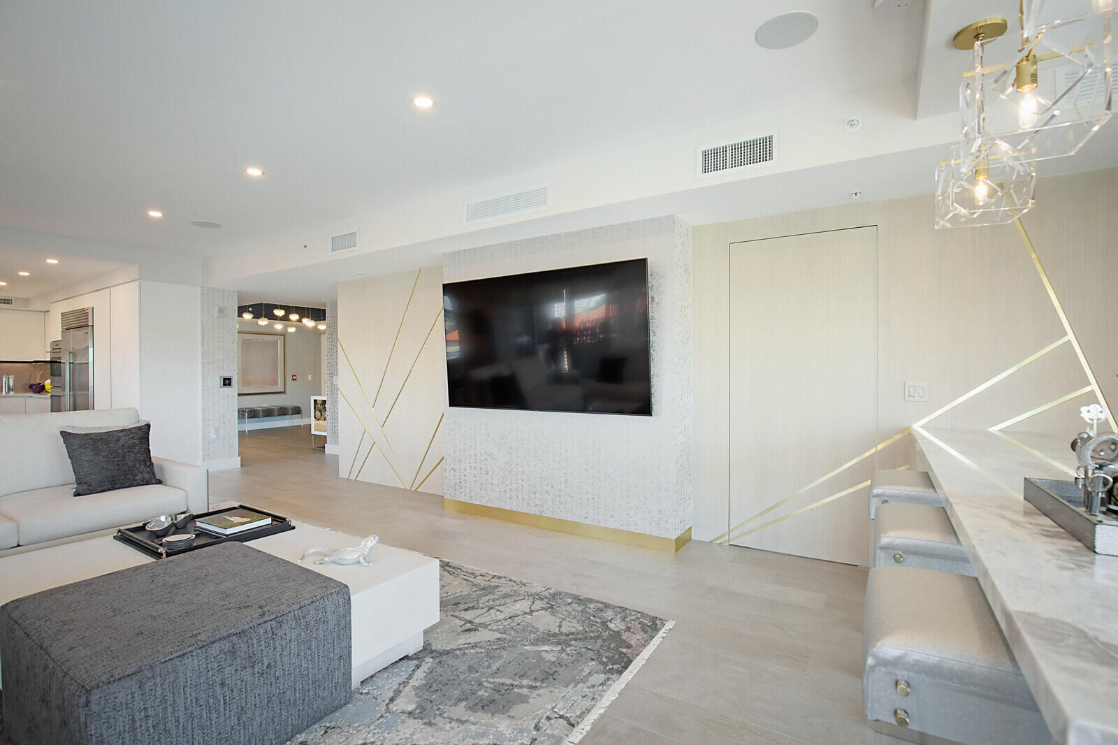 327 East Royal Palm Road, Unit 401 Boca Raton, FL 33432 - Photo 5 of 59 22_327_E_Royal_Palm_Rd_Suite_48_mls