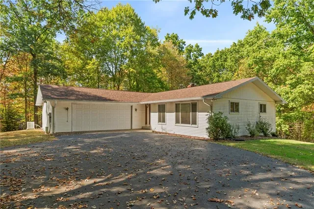 $395,000 | 595 Euclid Road, West Sunbury, PA 16061