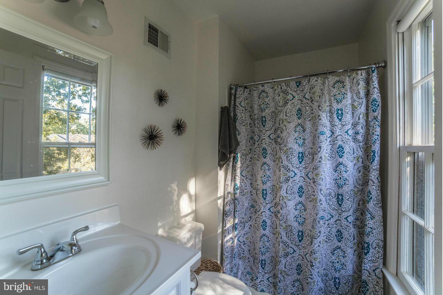 5724 Ridge View Drive Alexandria, VA 22310 - Photo 20 of 25 Bath (Master)