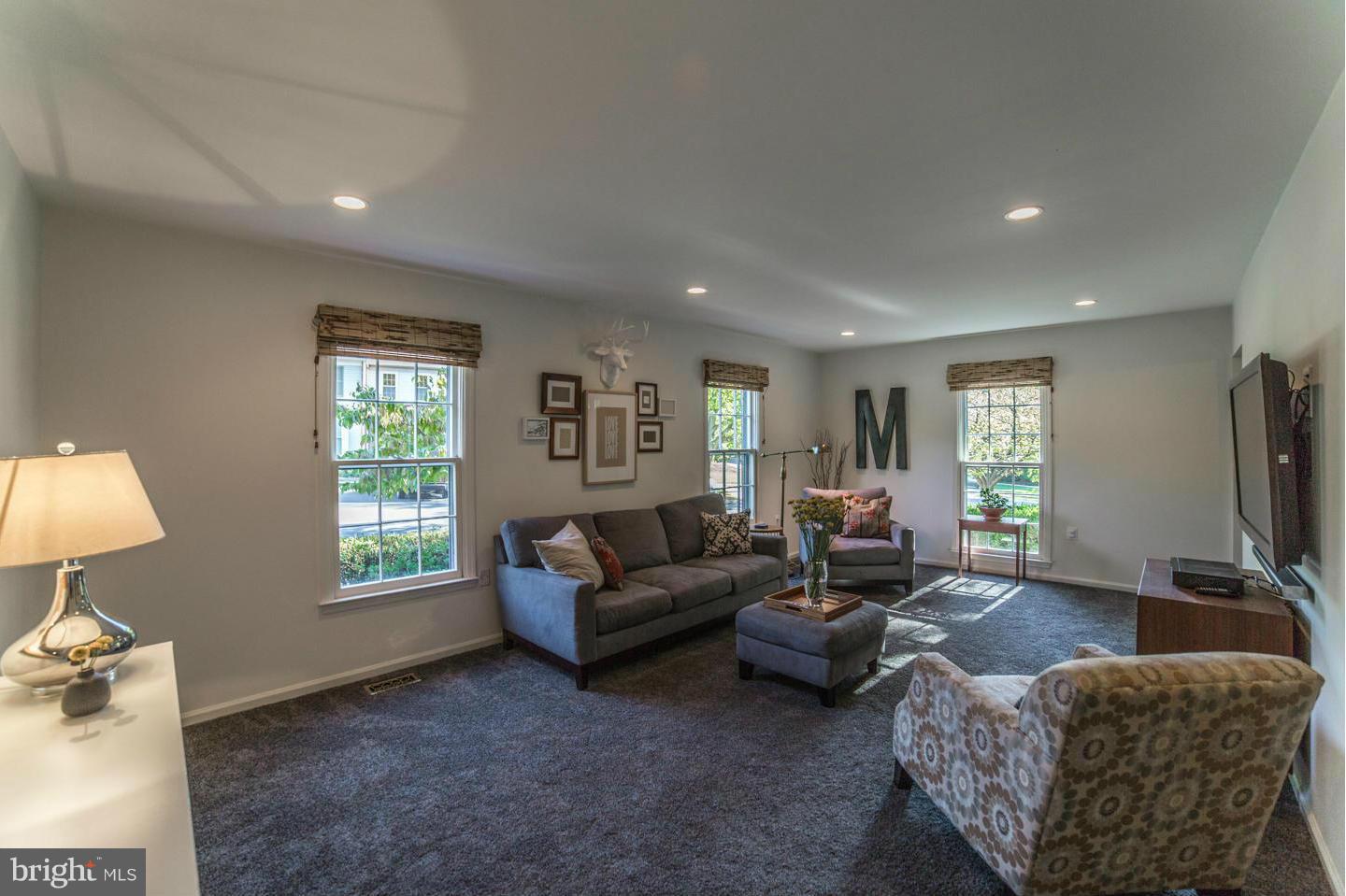 5724 Ridge View Drive Alexandria, VA 22310 - Photo 6 of 25 Family Room