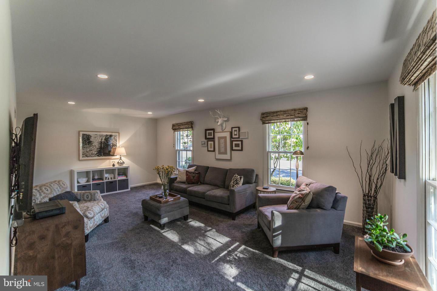 5724 Ridge View Drive Alexandria, VA 22310 - Photo 7 of 25 Family Room