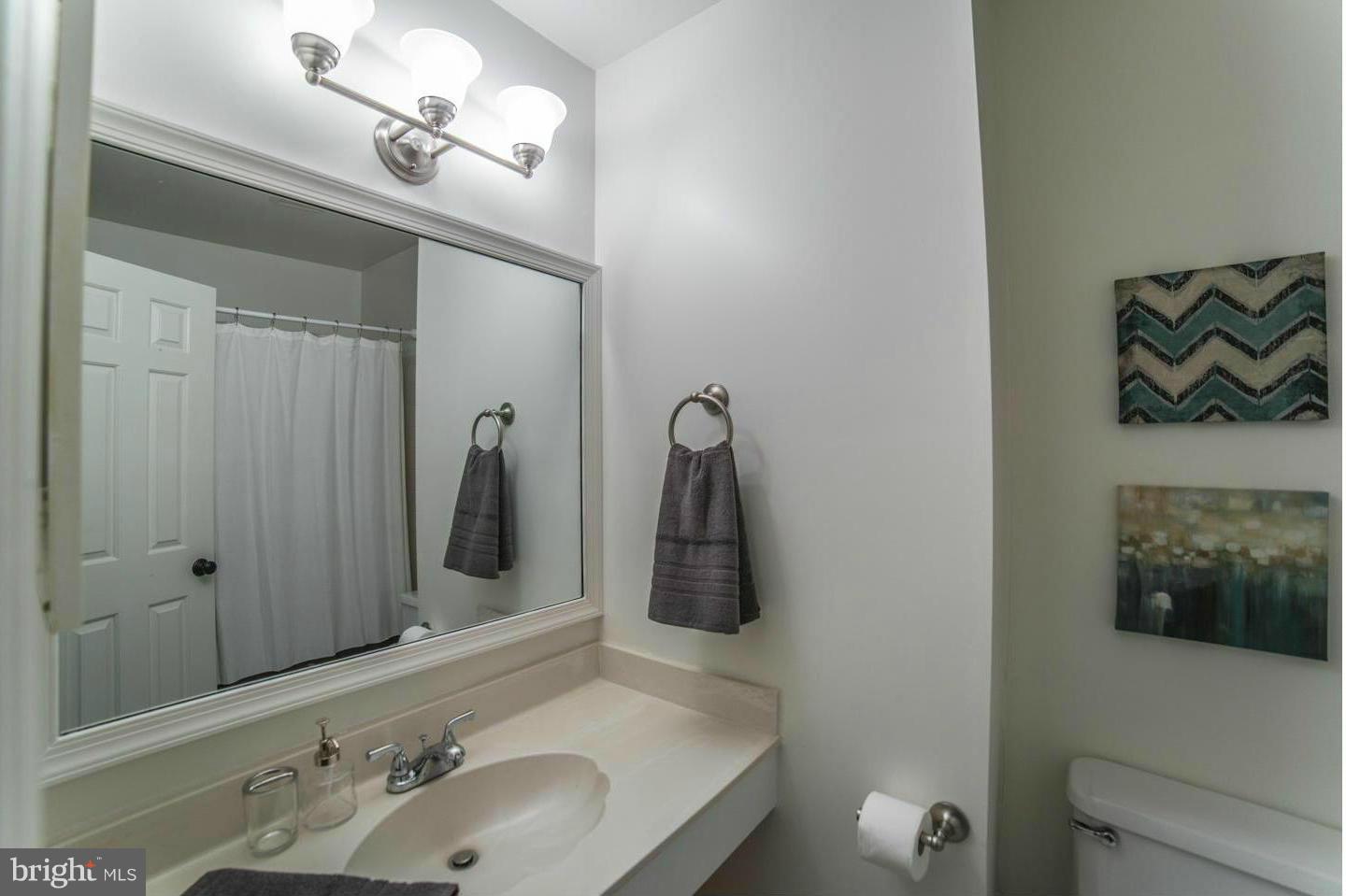 5724 Ridge View Drive Alexandria, VA 22310 - Photo 10 of 25 Bath