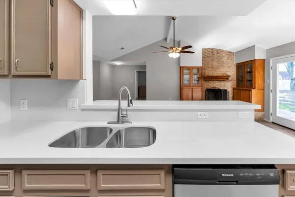 $1,950 | 3353 Knob Oaks Drive, Huntsville, TX 77340