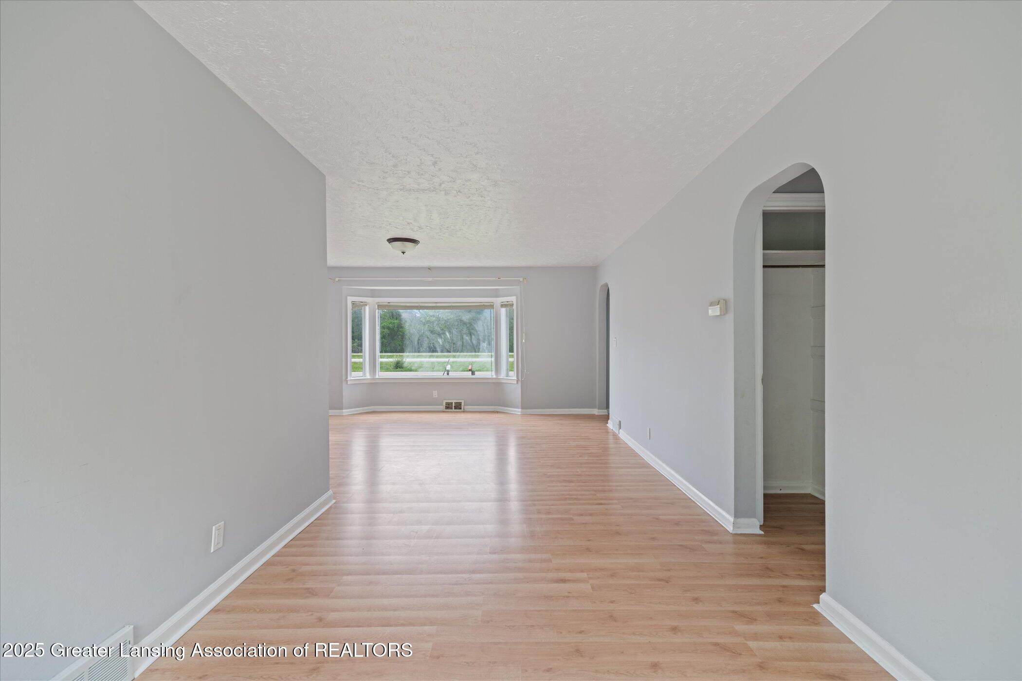2468 Lansing Road Charlotte, MI 48813 - Photo 10 of 31 10-2468-Lansing-Rd-Charlotte-MI-48813-Wi