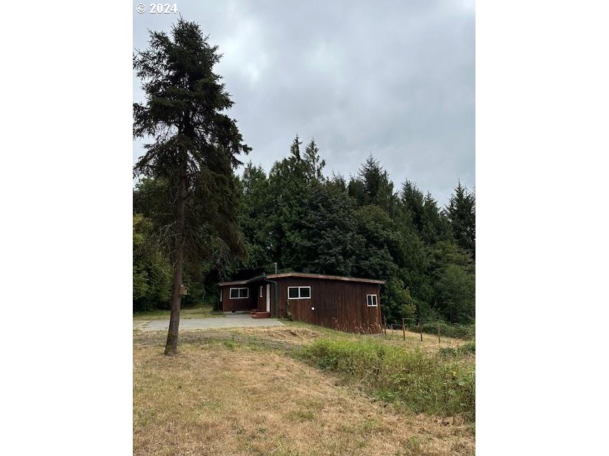 57400 Gateway Road Coquille, OR 97423 - Photo 2 of 25 Gallery Image 2