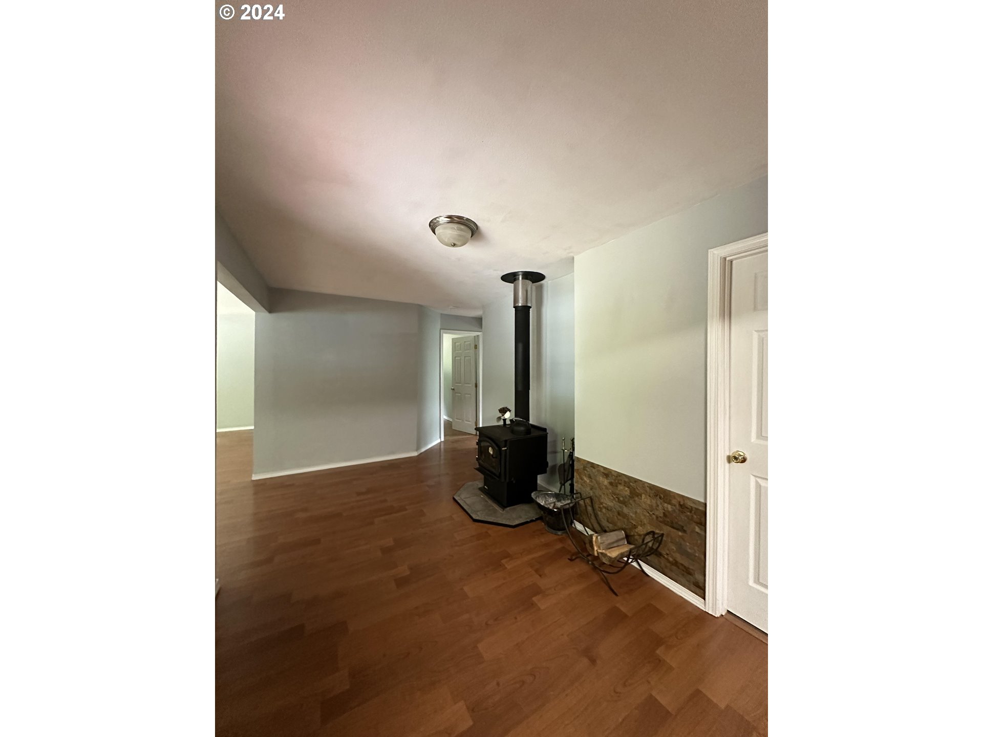 57400 Gateway Road Coquille, OR 97423 - Photo 5 of 25 Gallery Image 5