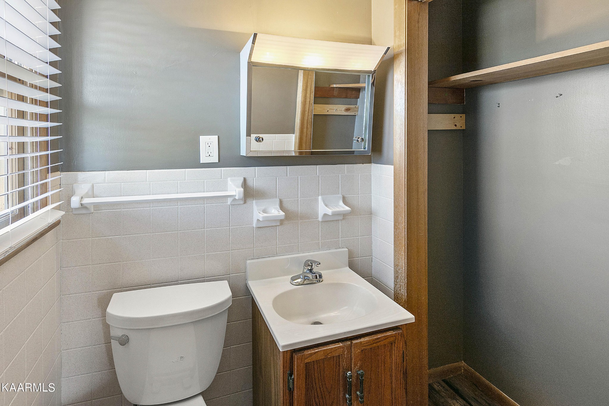 8233 Spruceland Road Powell, TN 37849 - Photo 11 of 40 Gallery Image 11