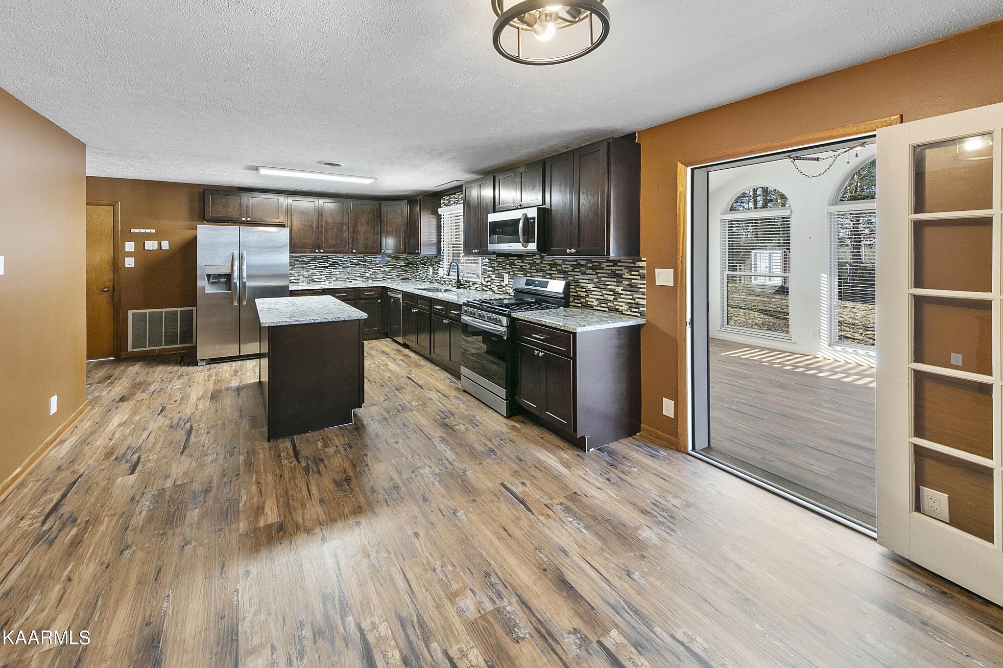 8233 Spruceland Road Powell, TN 37849 - Photo 13 of 40 Gallery Image 13